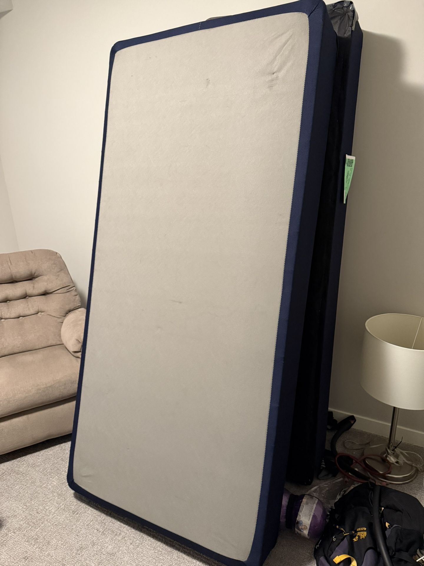 SEALY King (2) Twin XL mattress Spring Boxes like new 