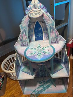 Frozen doll house