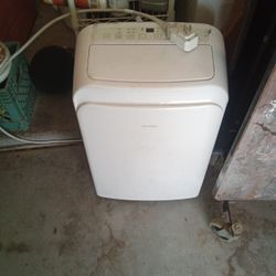 Insignia Portable AC Unit 