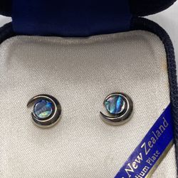 Ariki Genuine Round Paula Shell Palladium Plated Stud Earrings