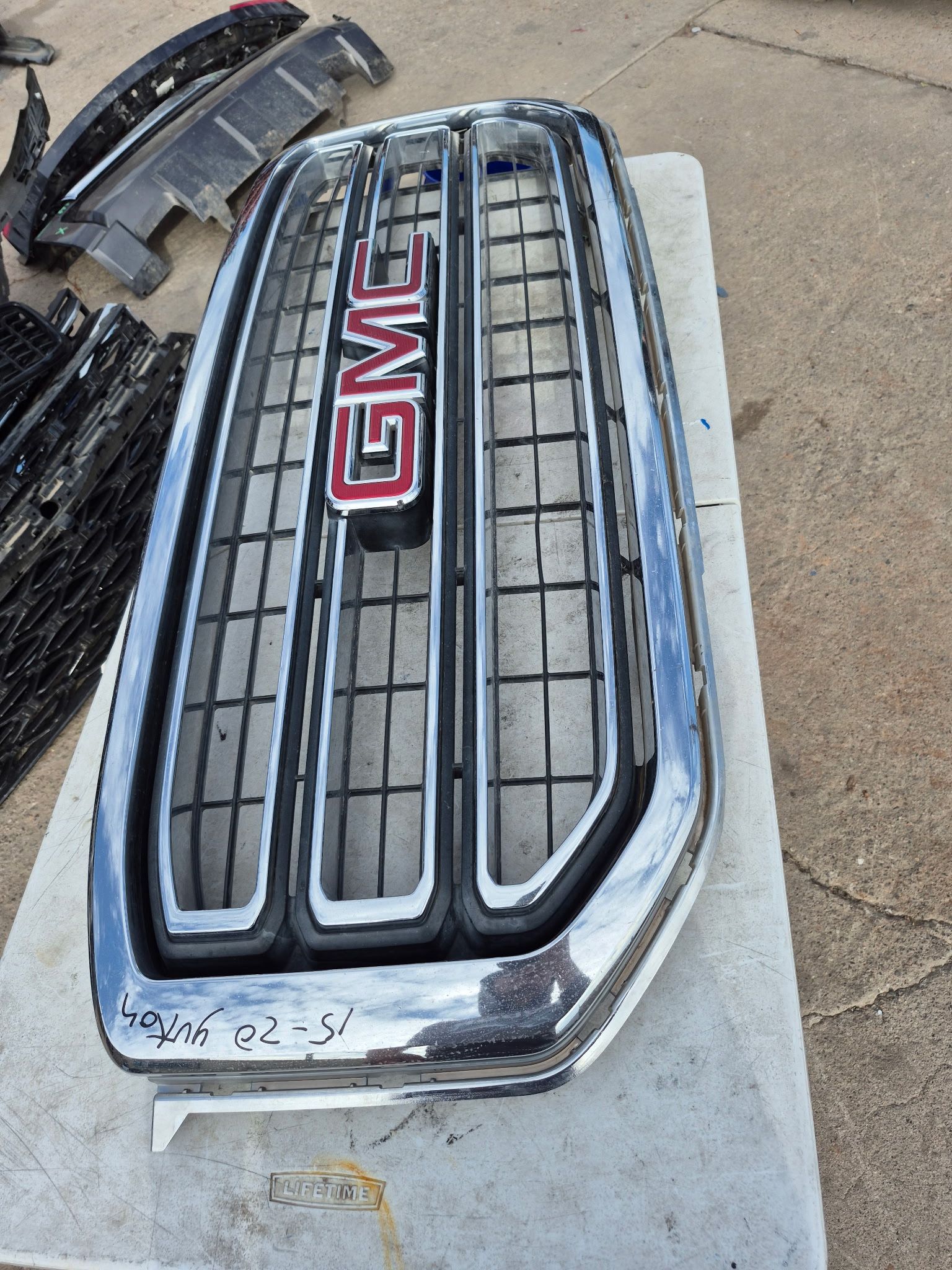 Gmc Yukon Grille Oem