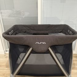 Nuna Crib & Play Yard