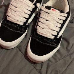 Vans Knu Skool Black And White Men 8/5