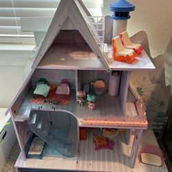 LOL Surprise Winter Disco Chalet 