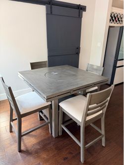 Dining Table & Chairs