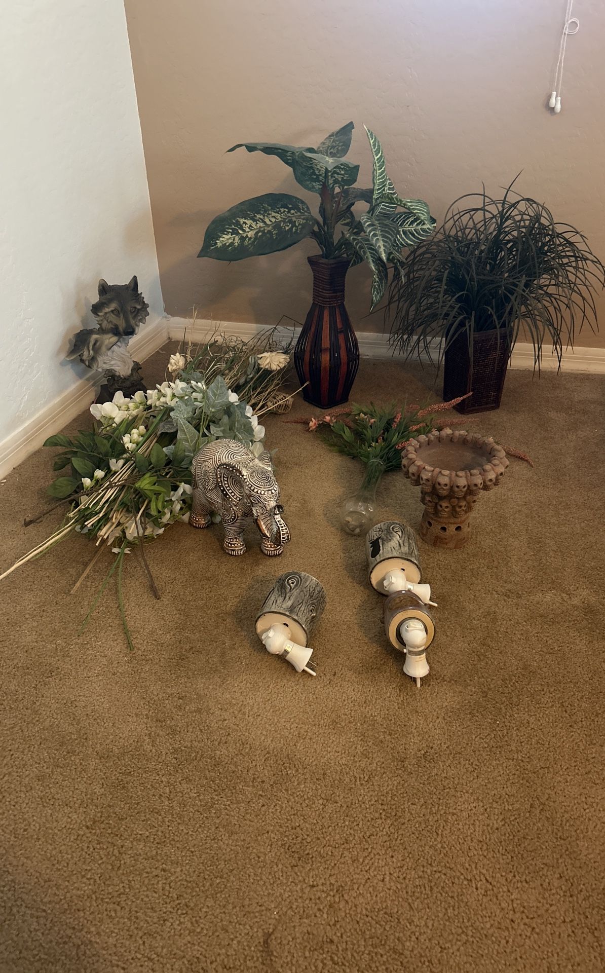 Decorations 