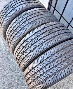 255 65 17 Goodyear tires Con 80% de Vida Las 4