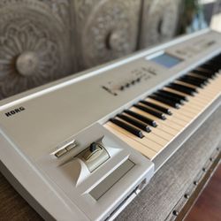 Korg Triton Pro – 76-Key Music Workstation keyboard Piano