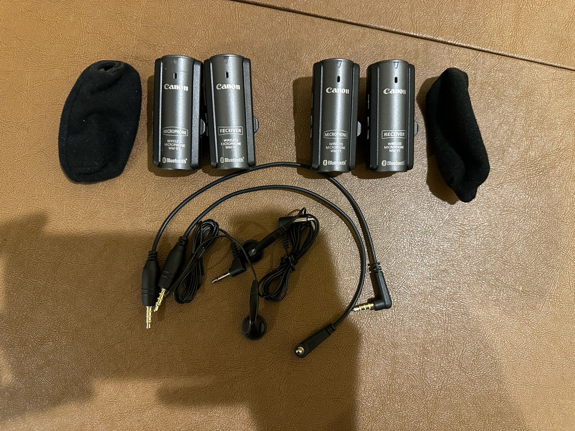 2 Canon Wireless Microphones | Canon WM-V1