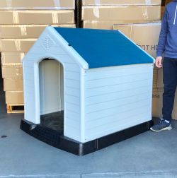 $150 (New) Plastic dog house x-large size pet indoor outdoor all weather shelter cage kennel 42x42x45”