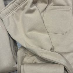 Nike Sweatpants & Sweater