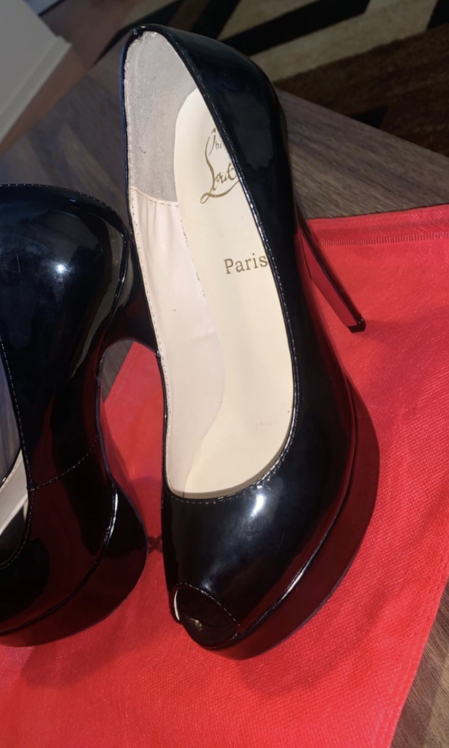 Size 39 Louis Vuitton heels size 7 woman's