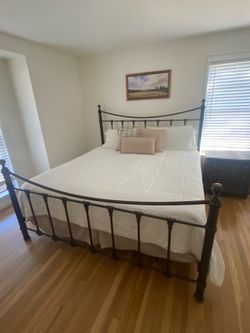 Bombay Company King Bed