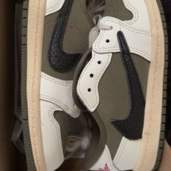 Jordan 1 Travis Scot 10c