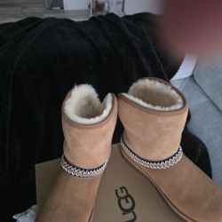 Uggs Size 8 New
