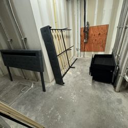 Full Bed W USB charger And 4 Drawers 