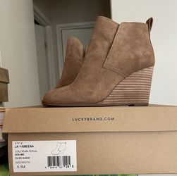 6.5 Women Lucky Brand Suede Boot