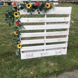Wedding/Party Find Your Seat Pallet