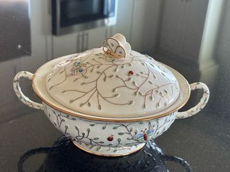 Lenox Summer Enchanment. Covered Server