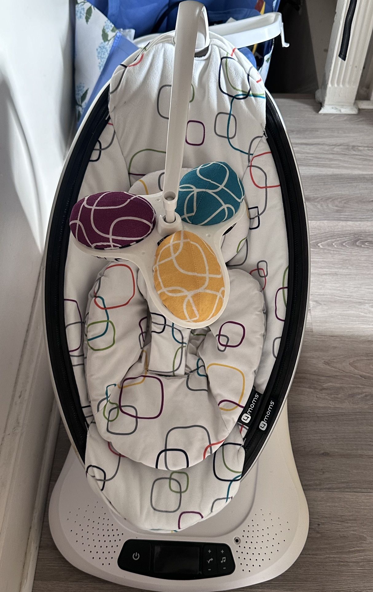 4 Moms mamaroo