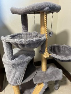 New Price!***Cat Scratch Tree