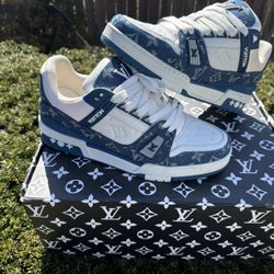 Louis Vuitton Blue/ White Trainer Size 7/41 Fits Size 8.5/9 U.S. 