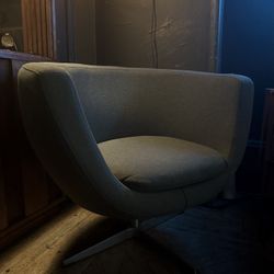 EQ3 Tub swivel chair