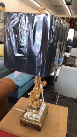 🎬TODAY ONLY DEAL💥💥offer is valid 7/7/2018💥💥NON-NEGOTIABLE 💥💥gold coral design table lamp
