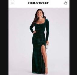 Green Velvet Dress With Slit 