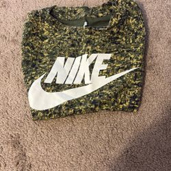 Kids Nike Tee Size 4 $3