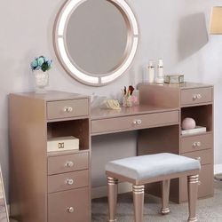 Le Chic vanity set with LED Light Mirror - available in 2 colors! Mothers Day Sale Now  889.00 Free Delivery 🚚 