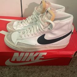 Nike Blazer Mid 77