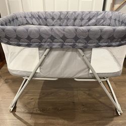 Bassinet; Foldable 