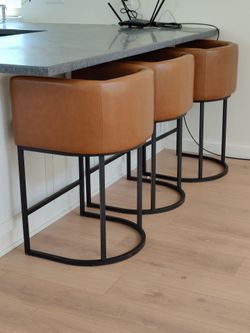 Lue Bona Barstools