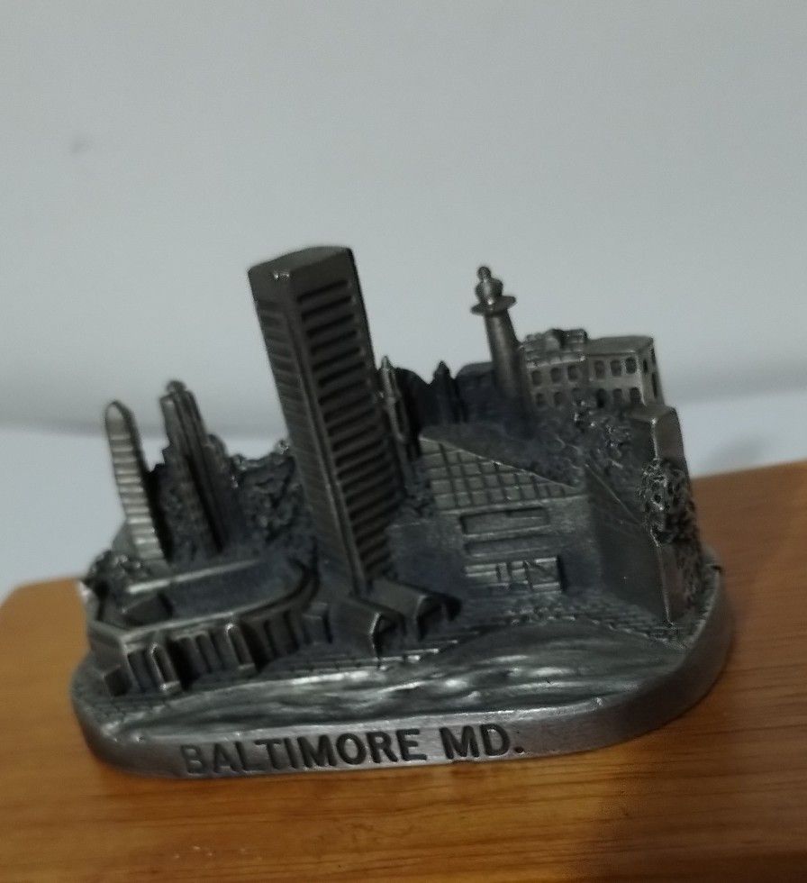 W.A.P.W.  PEWTER FIGURINE PAPERWEIGHT 2.7"X2"×1.2" - A1000