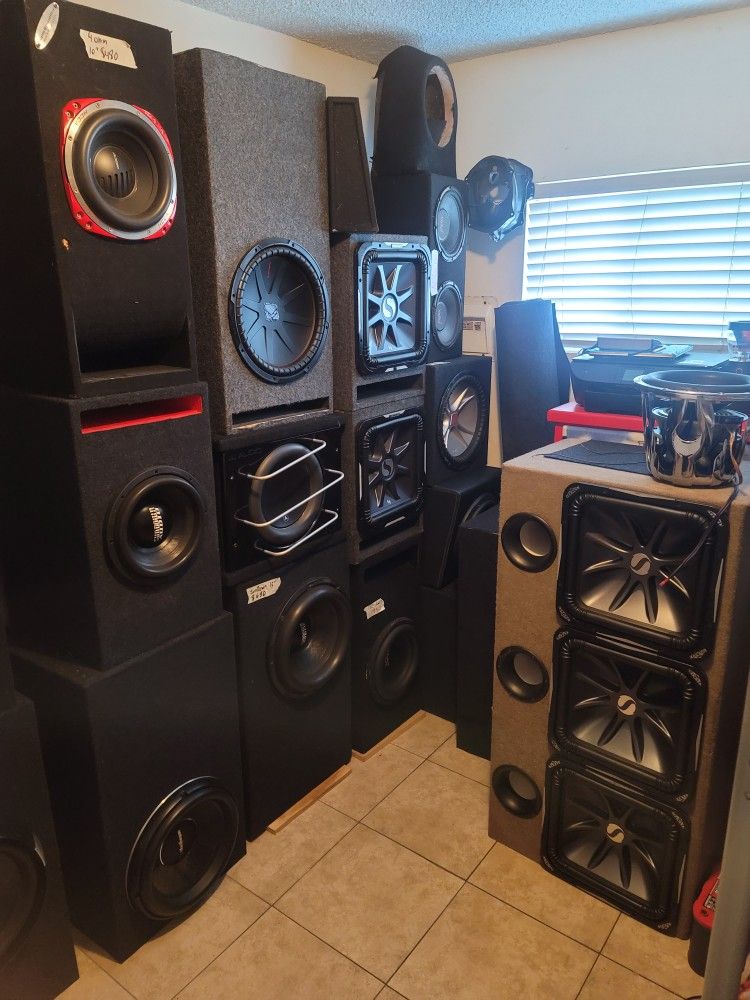 Bunch Of Hard Hitting Subwoofers READ DESCRIPTION 
