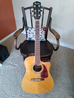 Collectible Fender DG200SCE Guitar