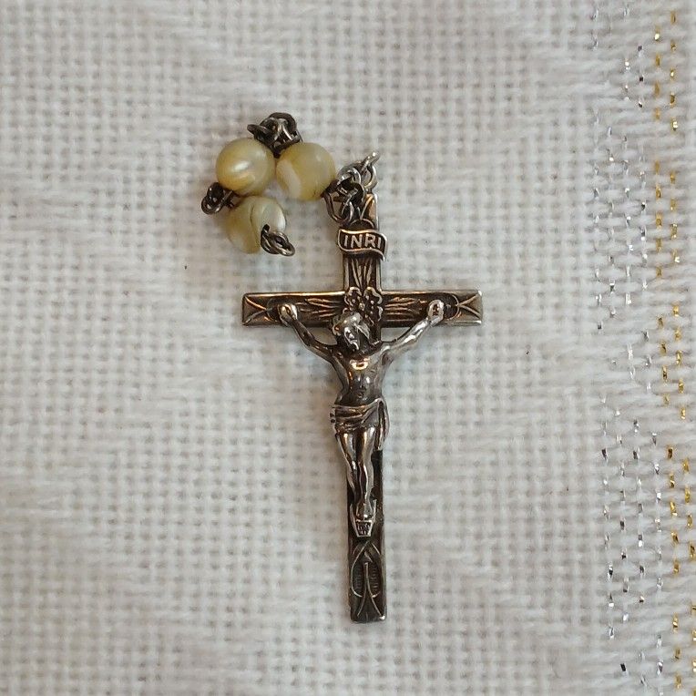 Vintage Swift and Fisher Sterling silver 3-D INRI Crucifix Pendant Collectible