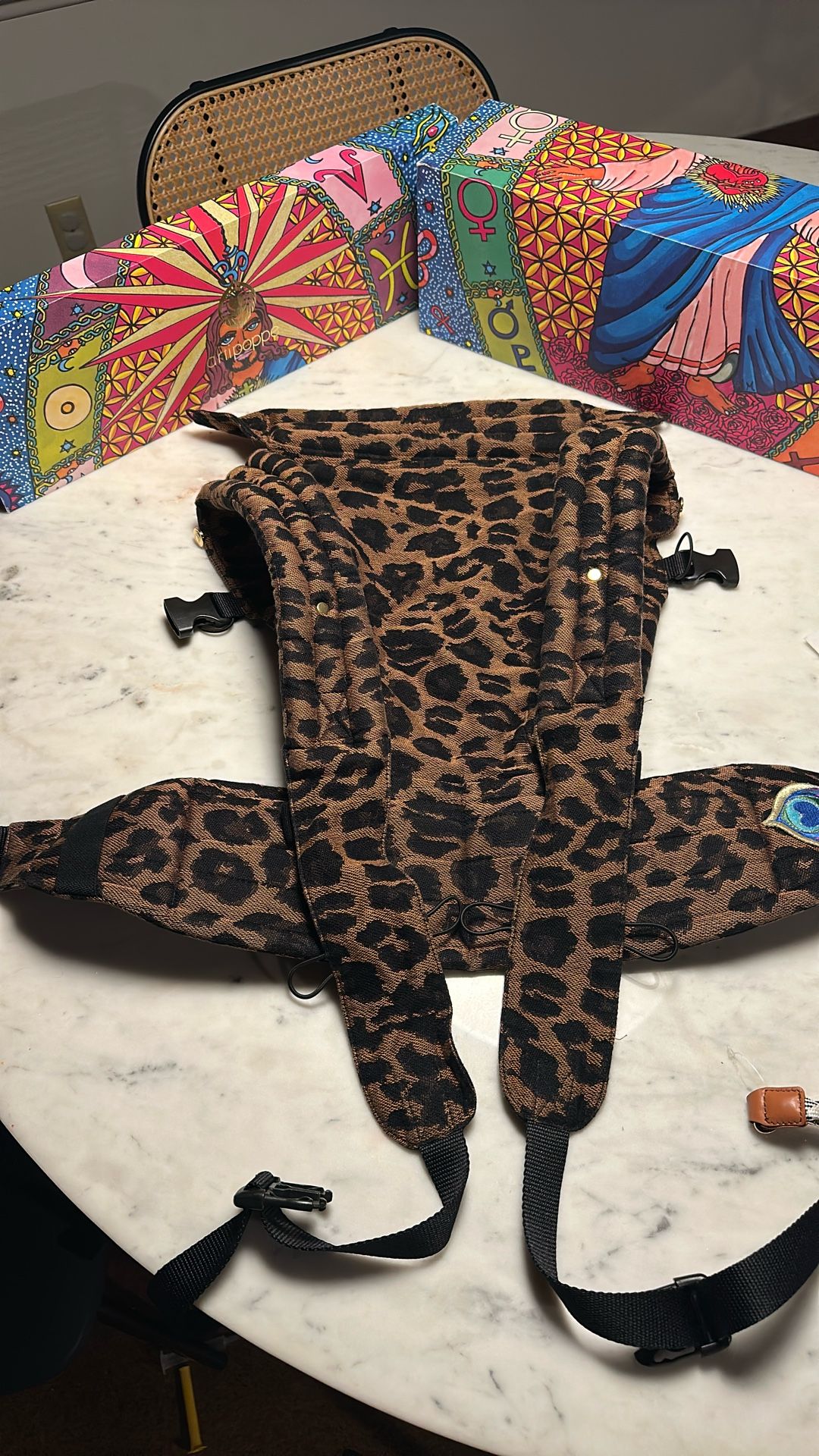 Artipoppe zeitgeist Leopard Baby Carrier