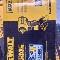 DeWalt Atomic  1/2 Compact Wrench With Hog Ring Anvil 