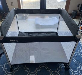 Joovy Room² Large Portable Playpen