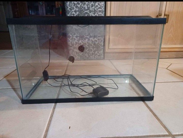10 Gallon Fish Tank