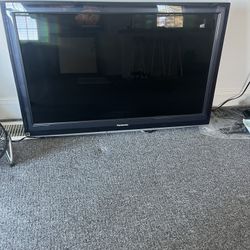 Panasonic 37” Flat Screen TV W/ Wall Mount