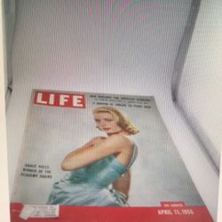 Life Magazine April 11, 1955 Volume 38 No. 15 Academy Award Winner Grace Kelly