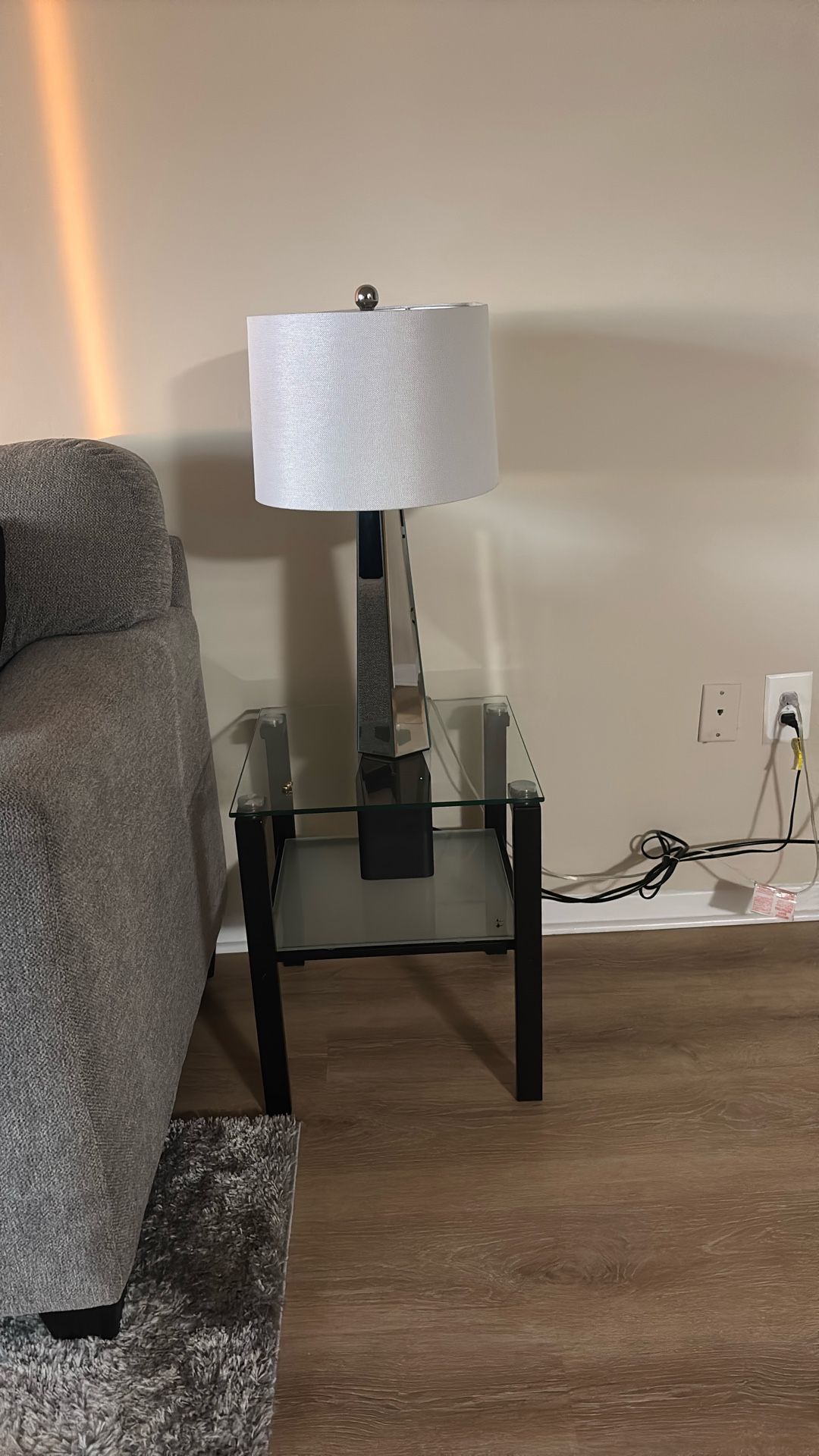 Side lamp with stand