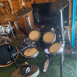 Electric Simmons Drum Set 