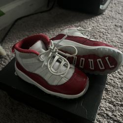 Jordan Cherry 11 Size 7c 
