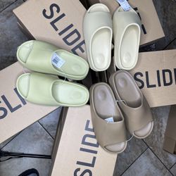 Yeezy Slides 