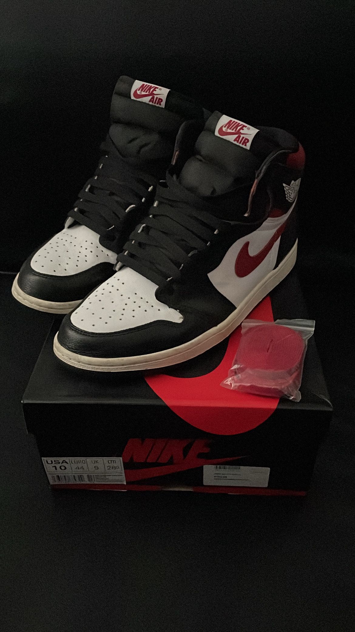 Air Jordan Retro 1 High ‘Gym Red’