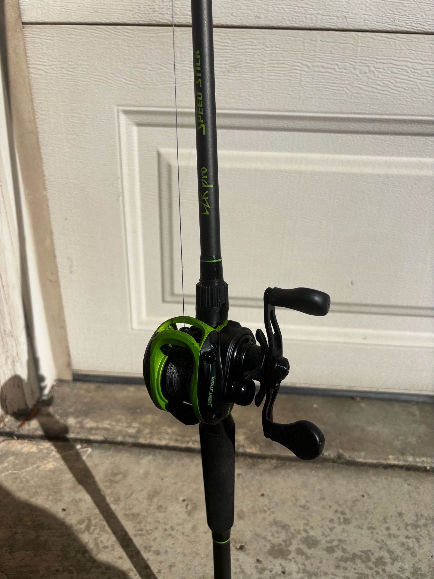 Lew's LZR Pro Speed Stick Baitcast Rod and Reel Combo - 7ft, Medium Heavy Power, Right-handed